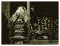 Продавачка на грънци; comments:13