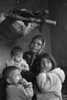 Баба с гладни внучета, 2007, Ч/Б; comments:5