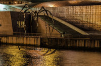 Паякът- Билбао; Коментари:5