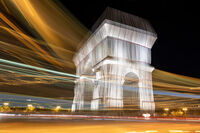 Опакованата Триумфална арка; Коментари:3