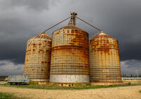 Rust Giants Under the Storm; Коментари:1