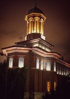 Храмът под вечерното небе; comments:5