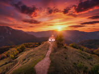 Октомврийски залез; comments:1