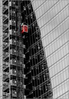 Стомана, стъкло и малко червено; comments:4