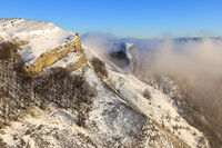 Кобилини стени, захаросани с пудра и щипка мъгла; Коментари:23