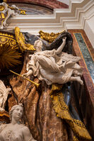 no name ( ID=2573978 ); comments:2