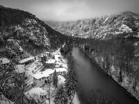 Черепишки манастир; Коментари:4