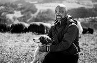 Истинските истории се случват извън града.; Коментари:2