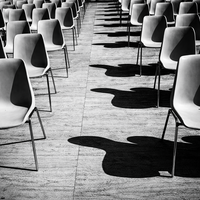 места за отсъстващи; comments:4