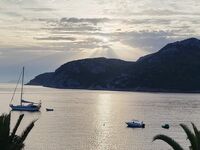 Приказен залез; Коментари:5