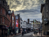 На входа; comments:5