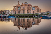 Плаващият театър; Коментари:5