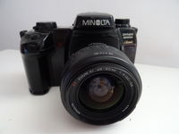MINOLTA Dynax 600si Classic с обектив Minolta 28-80 мм (моторизиран)
