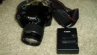 Фотоапарат CANON EOS 1100D с обектив EF-S 18-55mm 1:3.5-5.6 III