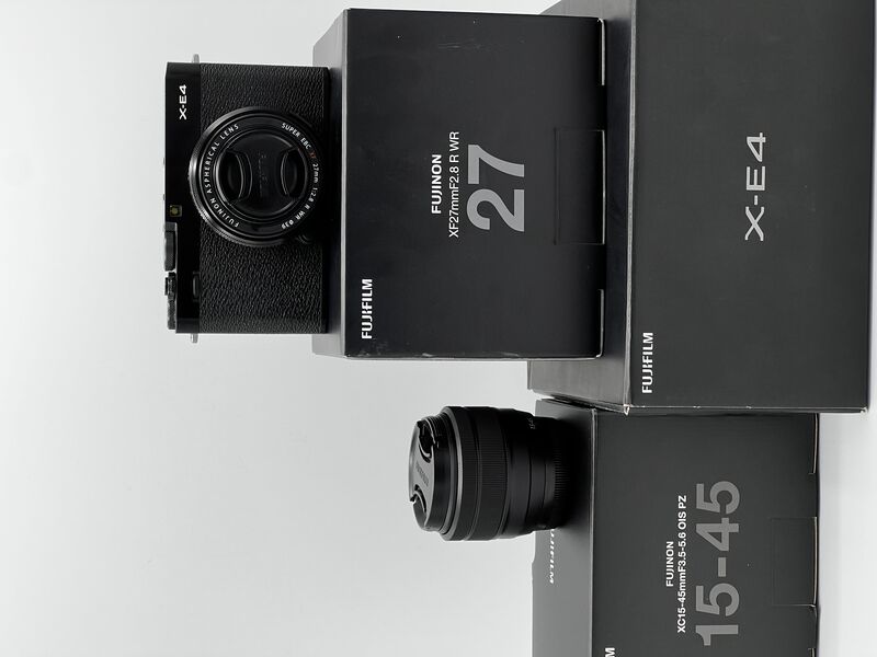 fujifilm-x-e4-fujifilm-xf-27mm-f-2-8-r-wr-fujifilm-xc-15-45mm