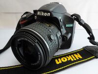 Nikon D3200 + обектив Nikon 18-55mm VR II