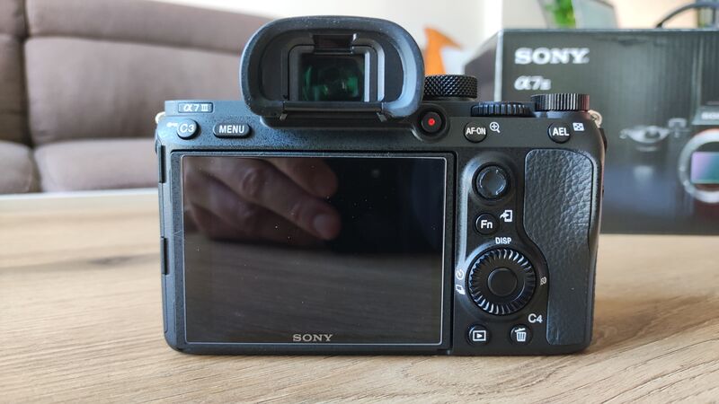 Продава: Sony R7 III - БАЗАР - PHOTO FORUM