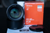 Продавам обектив Sony FE 85mm f1.8 (като нов )
