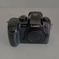 фотоапарат Panasonic GH5 само тяло