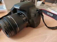 CANON 800D