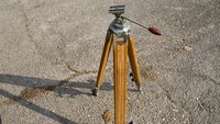 Разтегателен статив/ трипод/ - дървен за камери и фотоапарати