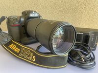 Продавам Nikon D2Xs+ Nikkor 80-200
