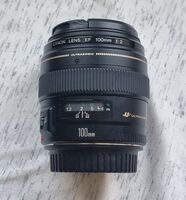 Canon EF 100mm f/2.0 USM - покрива много добре и средния формат на Fuji GFX!