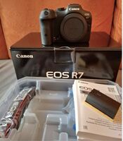Canon EOS R7