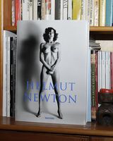 HELMUT NEWTON  ---  SUMO