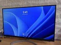 Продавам 4K 32” монитор LG