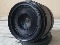 Sony E 35mm F1.8 OSS (със стабилизация на изображението)
