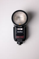 Godox V1 Pro за Nikon + AK-R1 аксесоари + резервна батерия