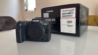Фотоапарат Canon EOS R5 тяло с оригиналната батерия