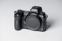 Продавам фотоапарат тяло Nikon Z6II