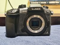 Продавам фотоапарат Panasonic Lumix GH5