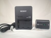 Зарядно устройство Sony - BC-QZ1, NP-FZ100 + Battery Sony NP-FZ100 battery чисто нови