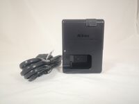 зарядно устройство Nikon MH-25A в отлично състояние