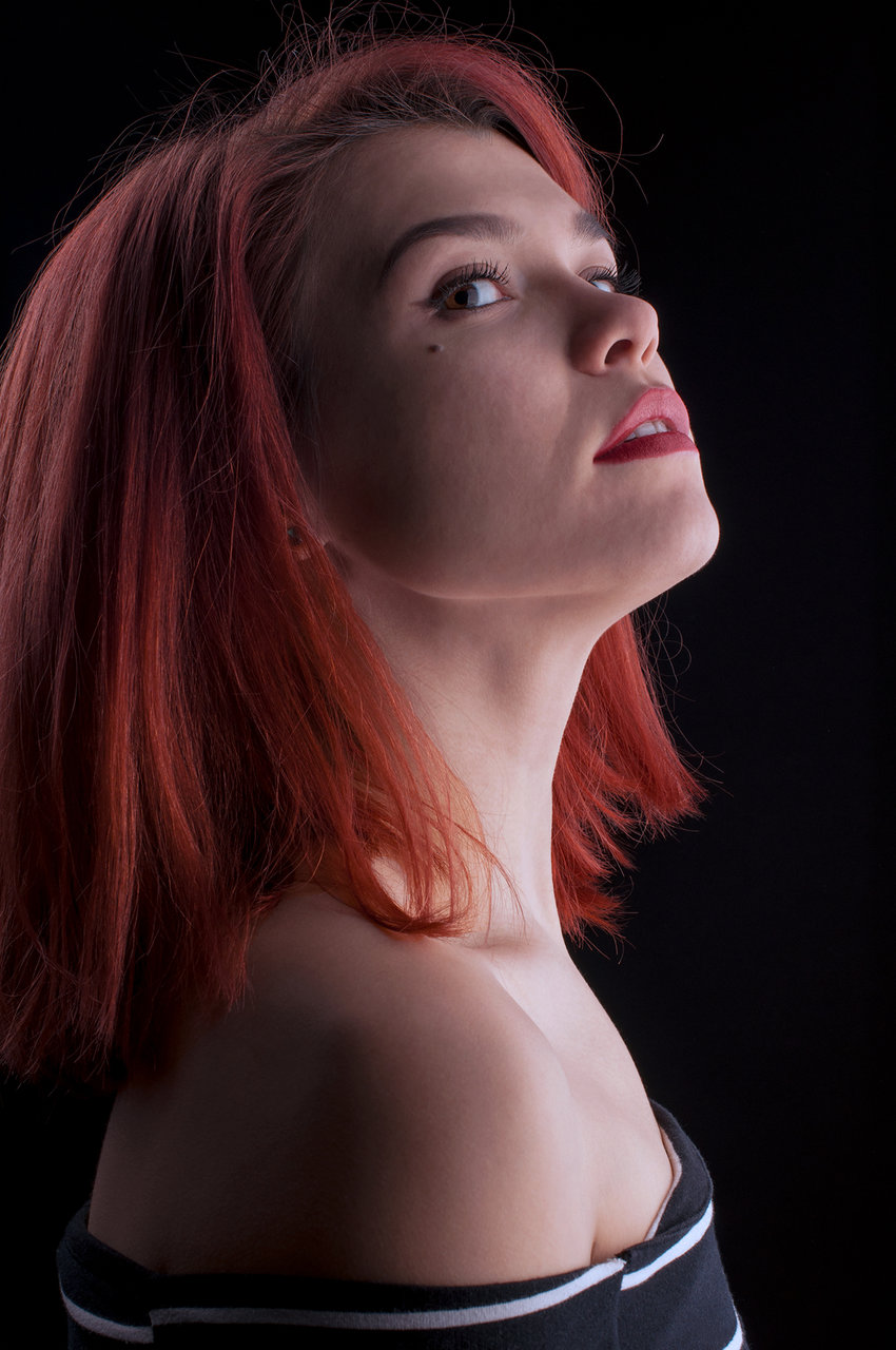 Soft light and red haid от Plamen - Plamer