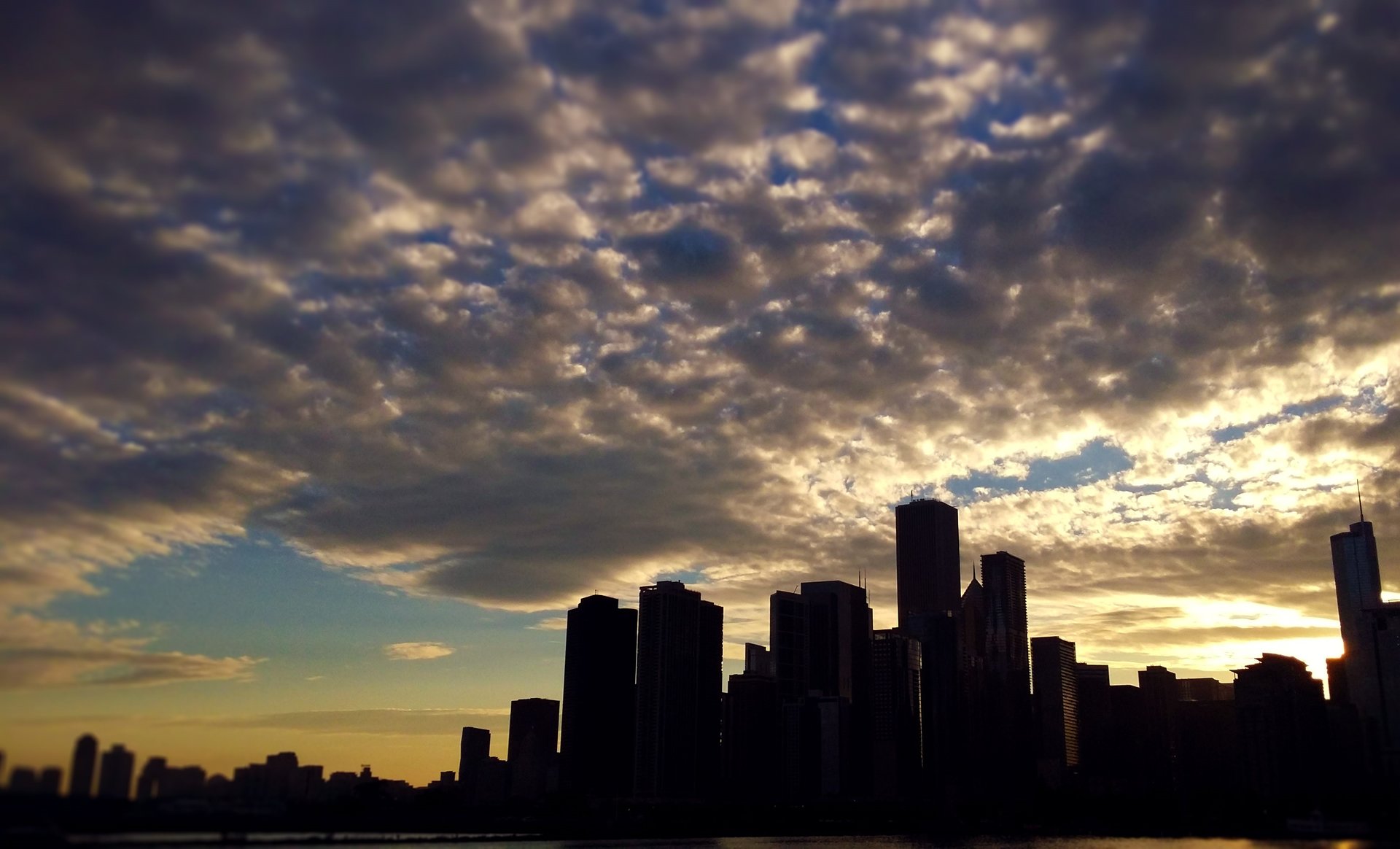 Twilight Skyline от Yani Tomov - Alkaya