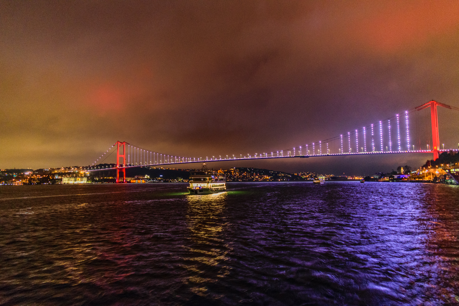 Босфор англия. Босфор. Navigator - Bosphorus / Босфор. Босфор Титаник. Остров Галатасарай на Босфоре.