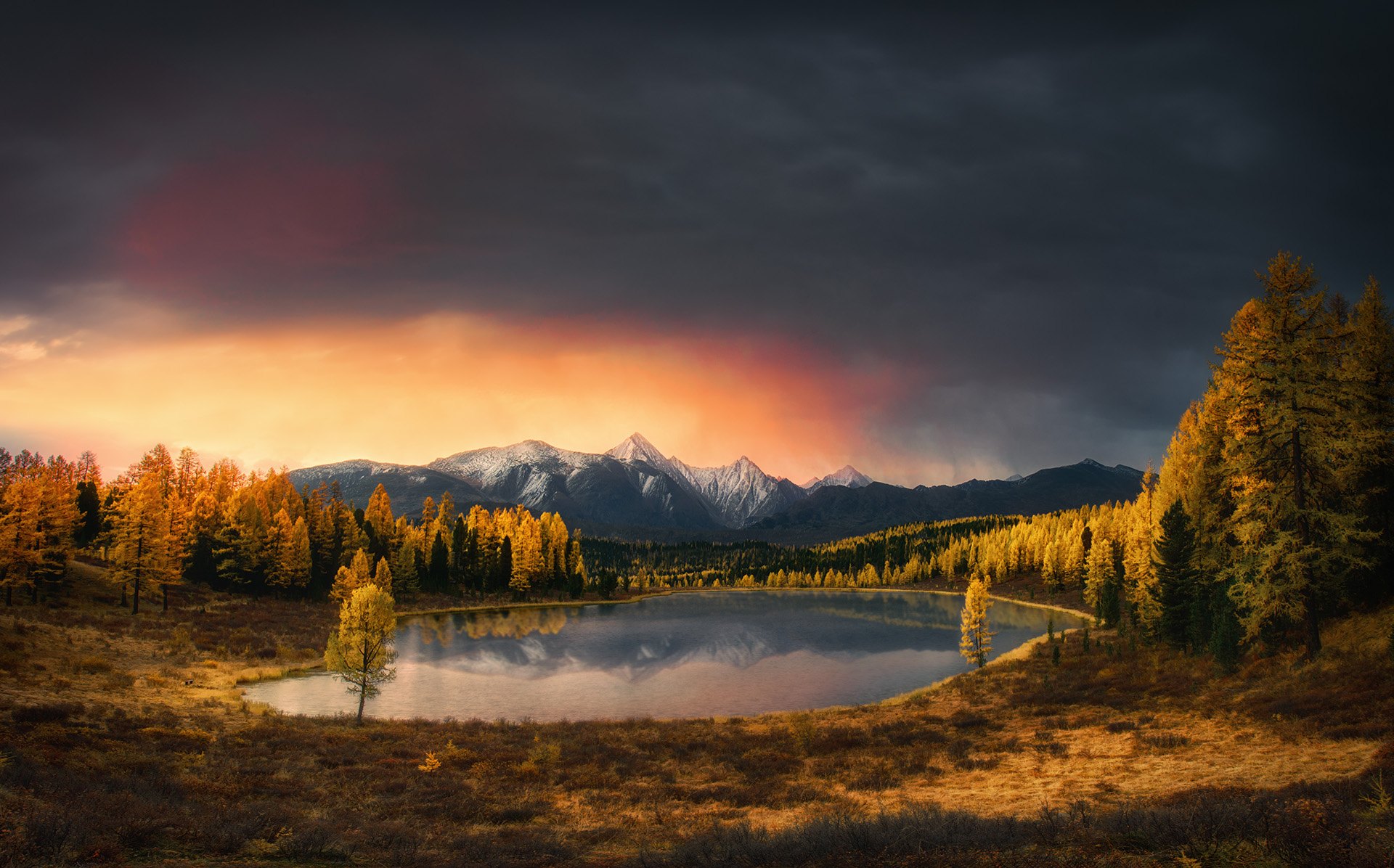 Горный Алтай озеро осень
