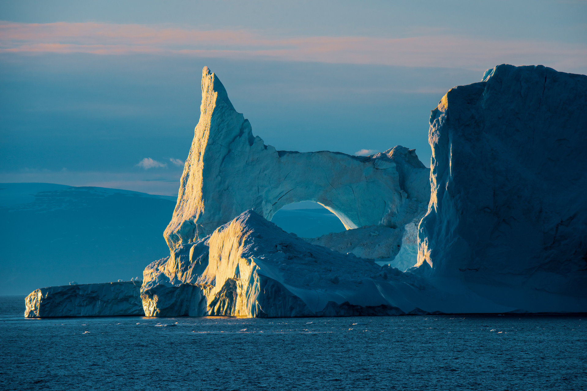 The Disappearing Beauty Of Greenland | Author Zhoro - HITTHEROAD ...