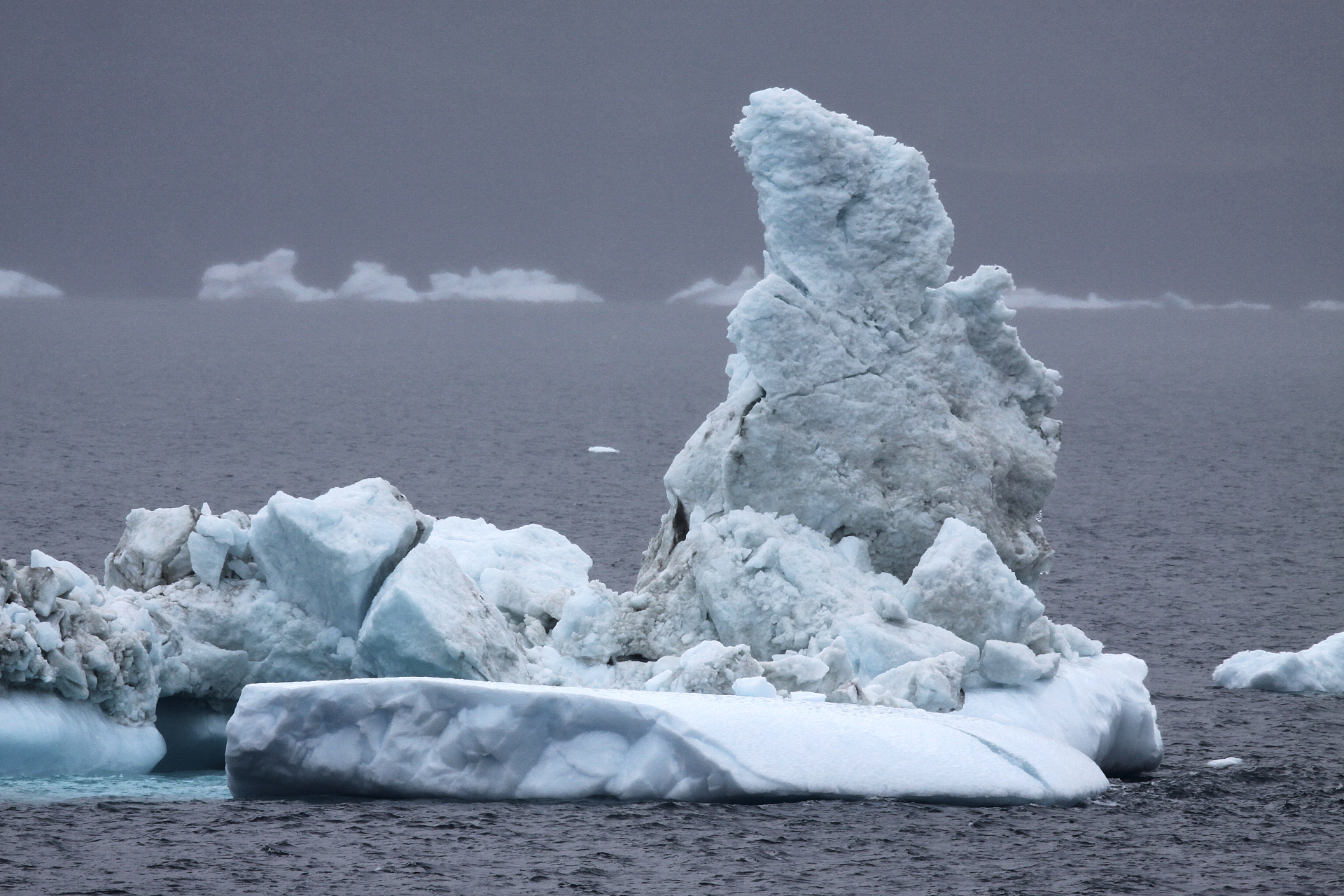 Ice monument от Petar Velikov - AmaSteng