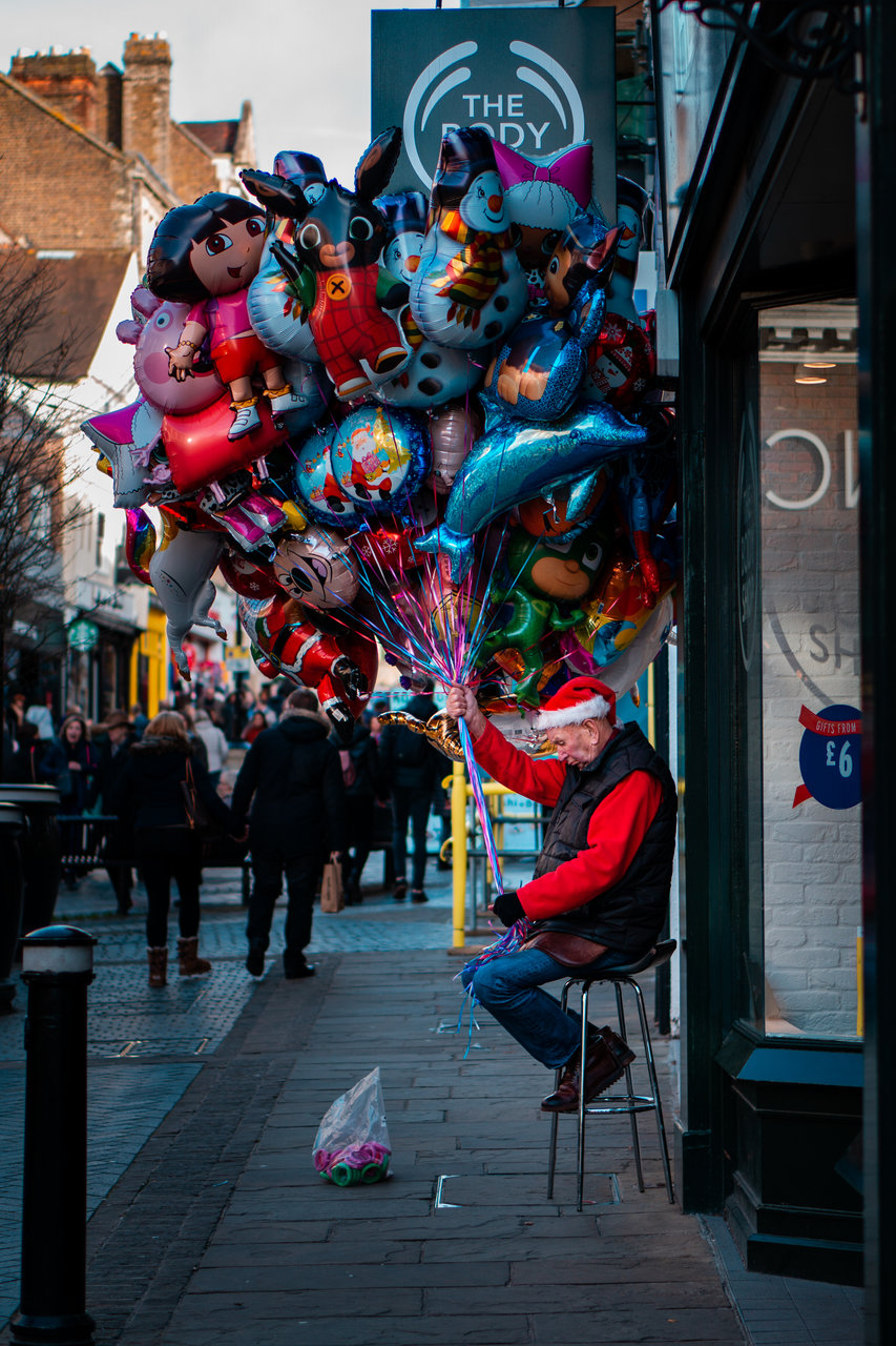 Hold the happiness tight от Lazar Lazarov - lazaretos