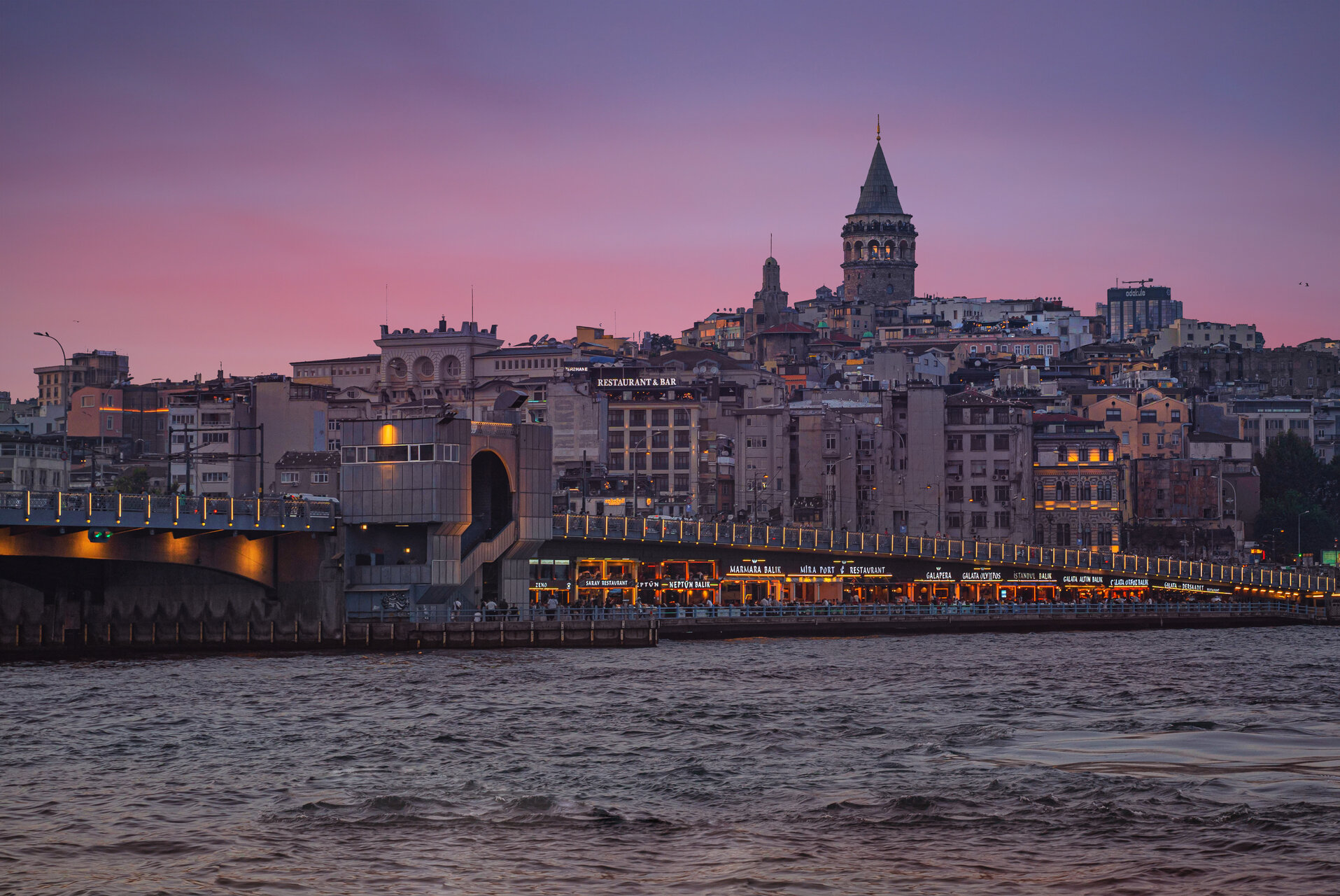 Istanbul at sunset от Elina Chendova - elichendova