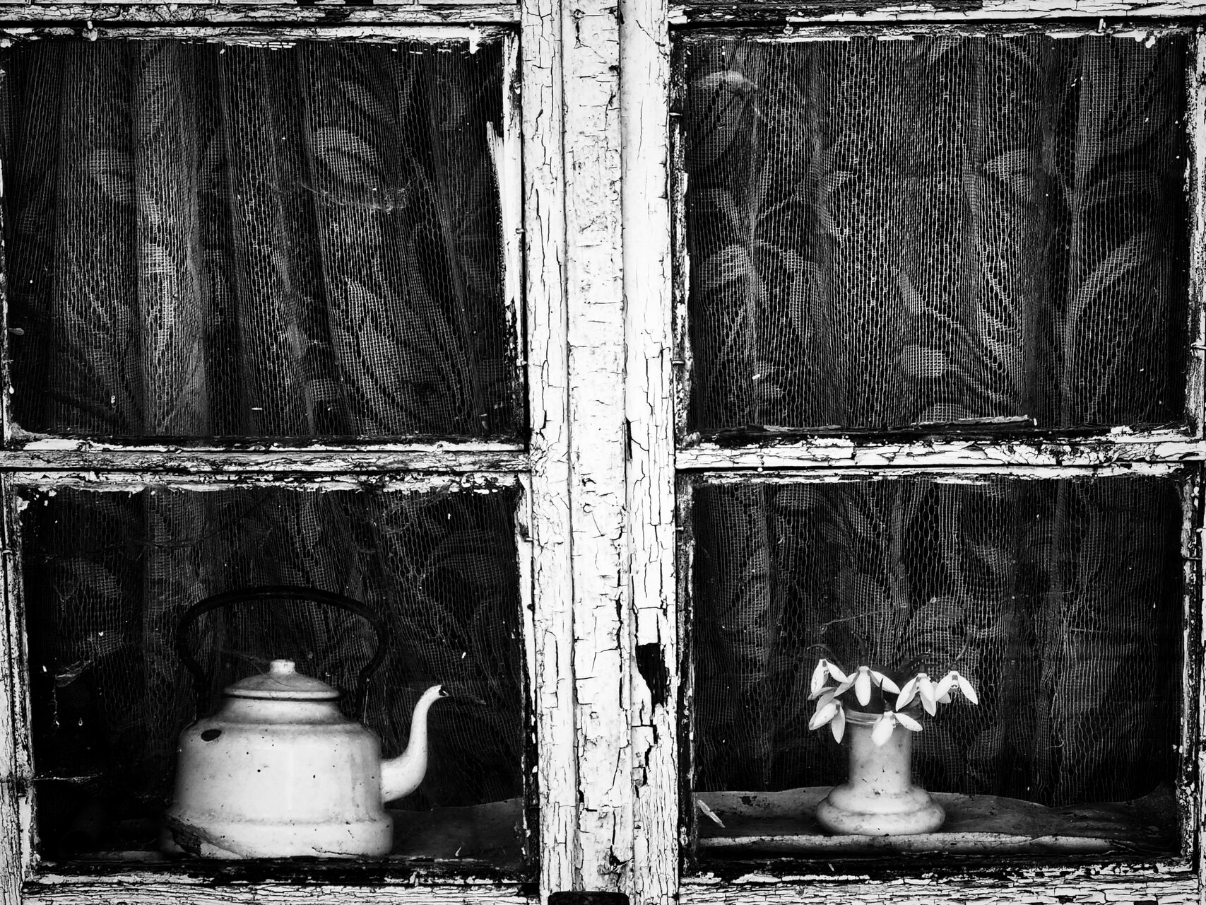 Прозореца на село | Author Nikolai  - charly74 | PHOTO FORUM