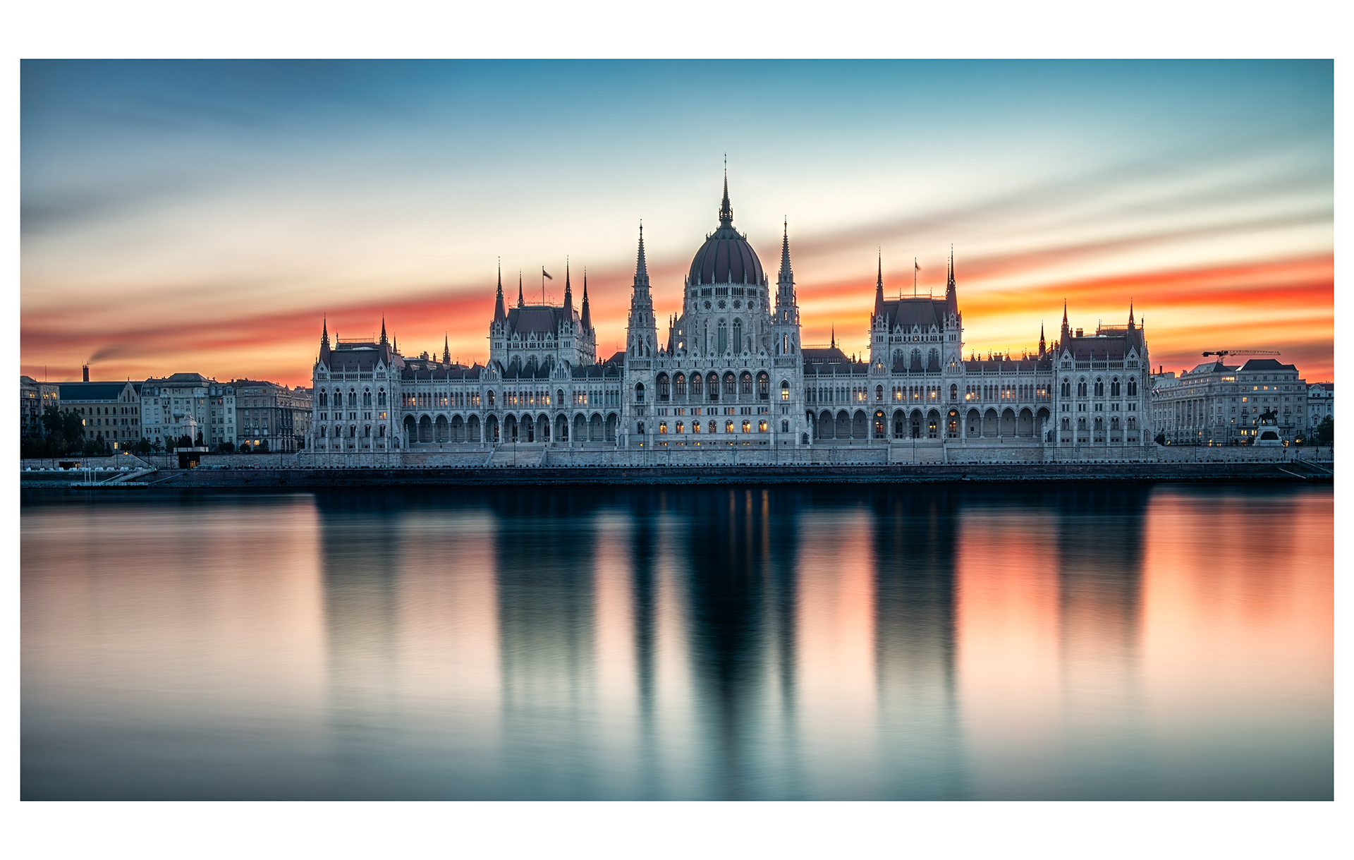 Сградата на Парламента в Будапеща по изгрев слънце | Author Vasil Nanev - vnanev | PHOTO FORUM