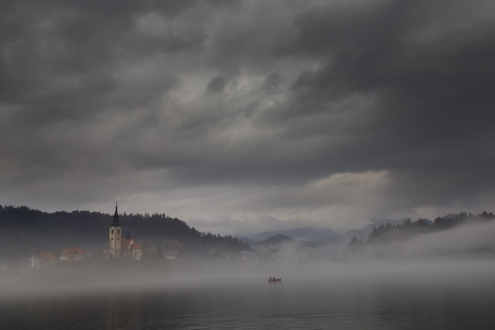Мъгла и дъжд от Miroslav Nikolov - Mironiko
