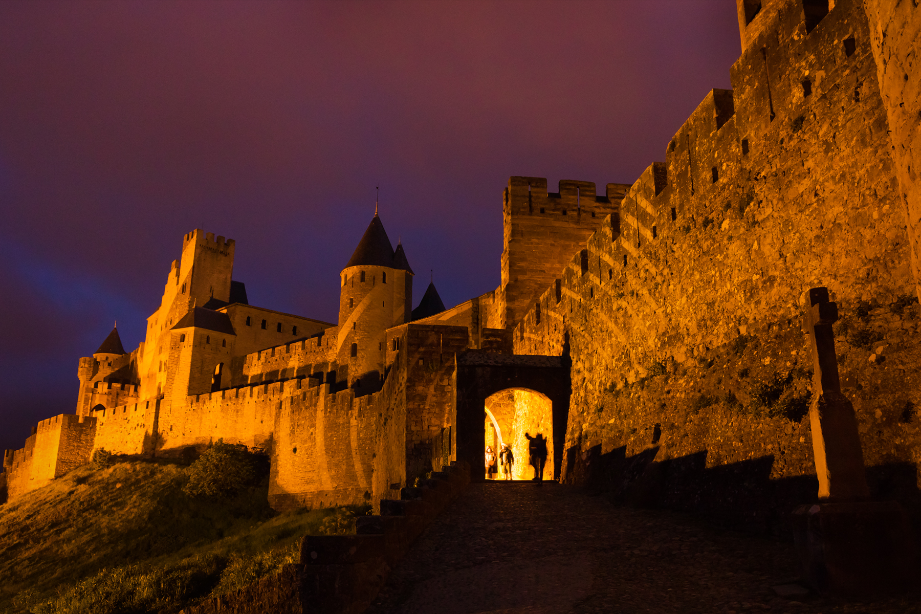 Призракът от замъка от Vania Tonova - vivian
