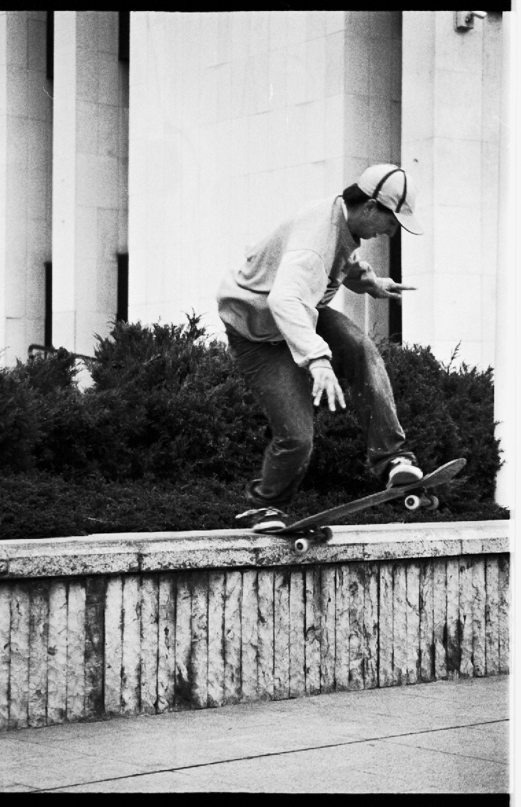 Stefan Blagoev / BS Tail slide / Bank / Varna / Playwood skateboards / Ilford hp5 plus 400 от Георги Георгиев - decollective